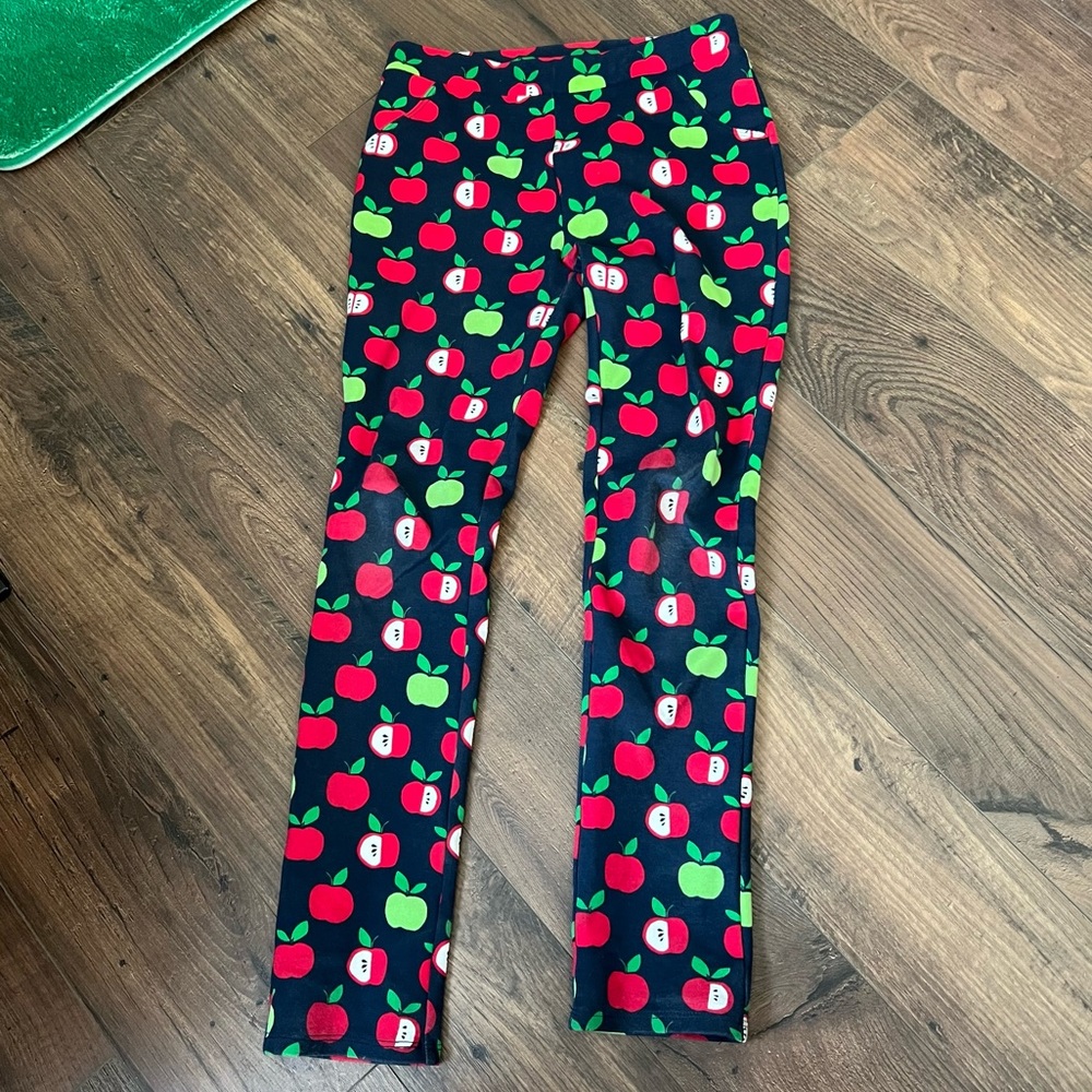 Girls apple pants 🍎 🍏